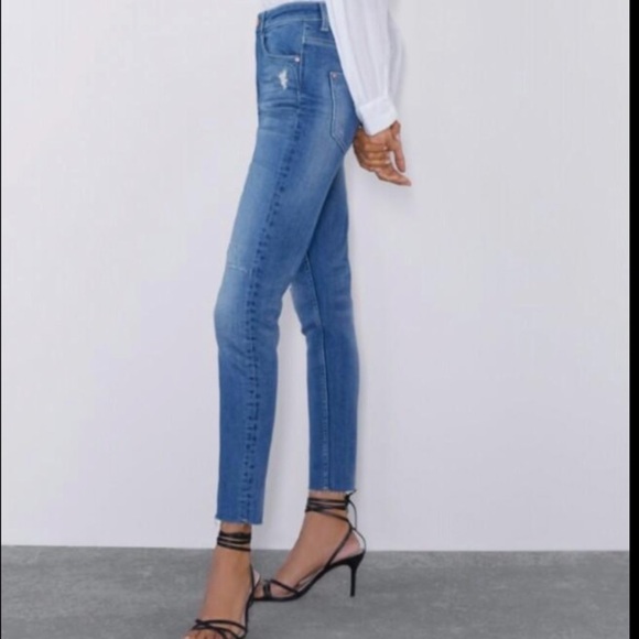 ZARA High Rise Distressed Raw Hem Skinny Jeans - Picture 6 of 9